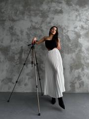 pliseli deri görünümlü uzun etek asm450 beyaz